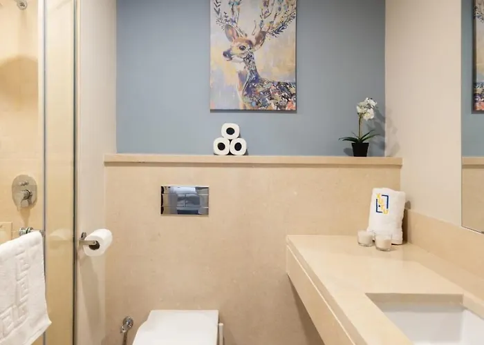 Exotic 1bdr W Outdoor Terrace Pool & Access *