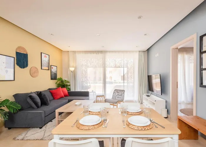 Exotic 1bdr W Outdoor Terrace Pool & Access *