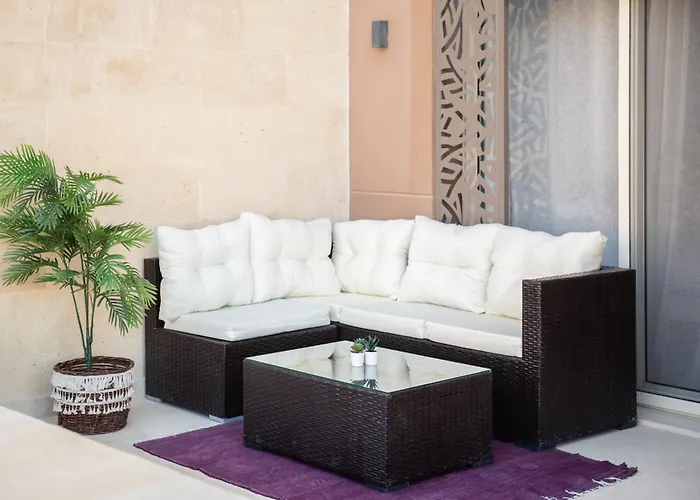 Exotic 1bdr W Outdoor Terrace Pool & Access *