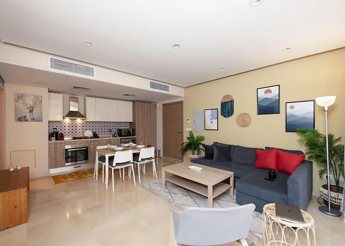 Exotic 1bdr W Outdoor Terrace Pool & Access Apartment