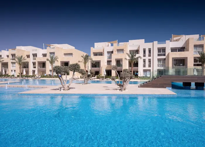 Exotic 1bdr W Outdoor Terrace Pool & Access Apartment Hurghada