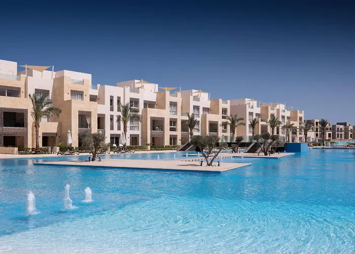 Exotic 1bdr W Outdoor Terrace Pool & Access *